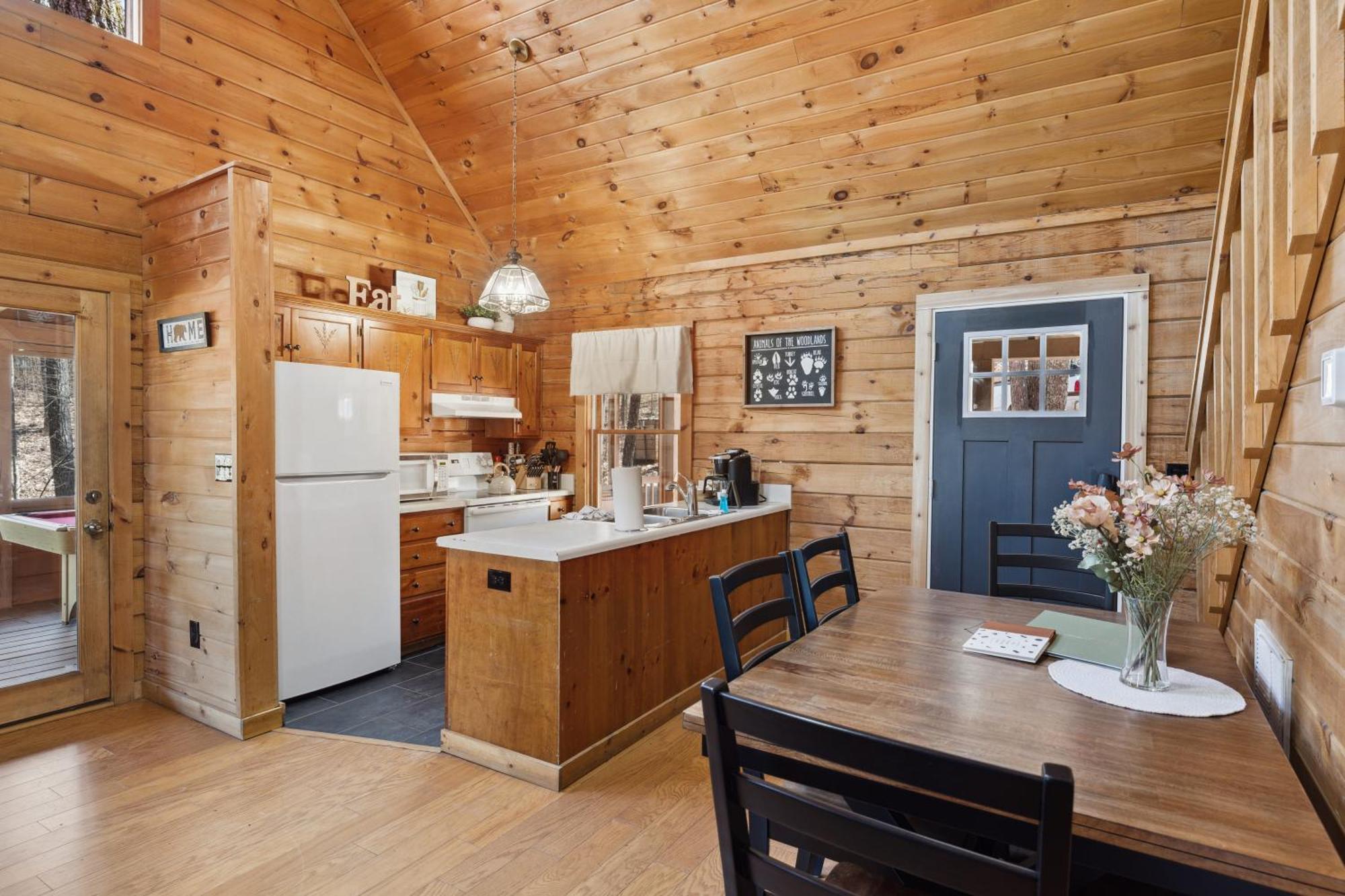 Cozy Family Friendly Cabin With Hot Tub, Near Gatlinburg, Pigeon Forge, Dollywood Sevierville Exterior foto