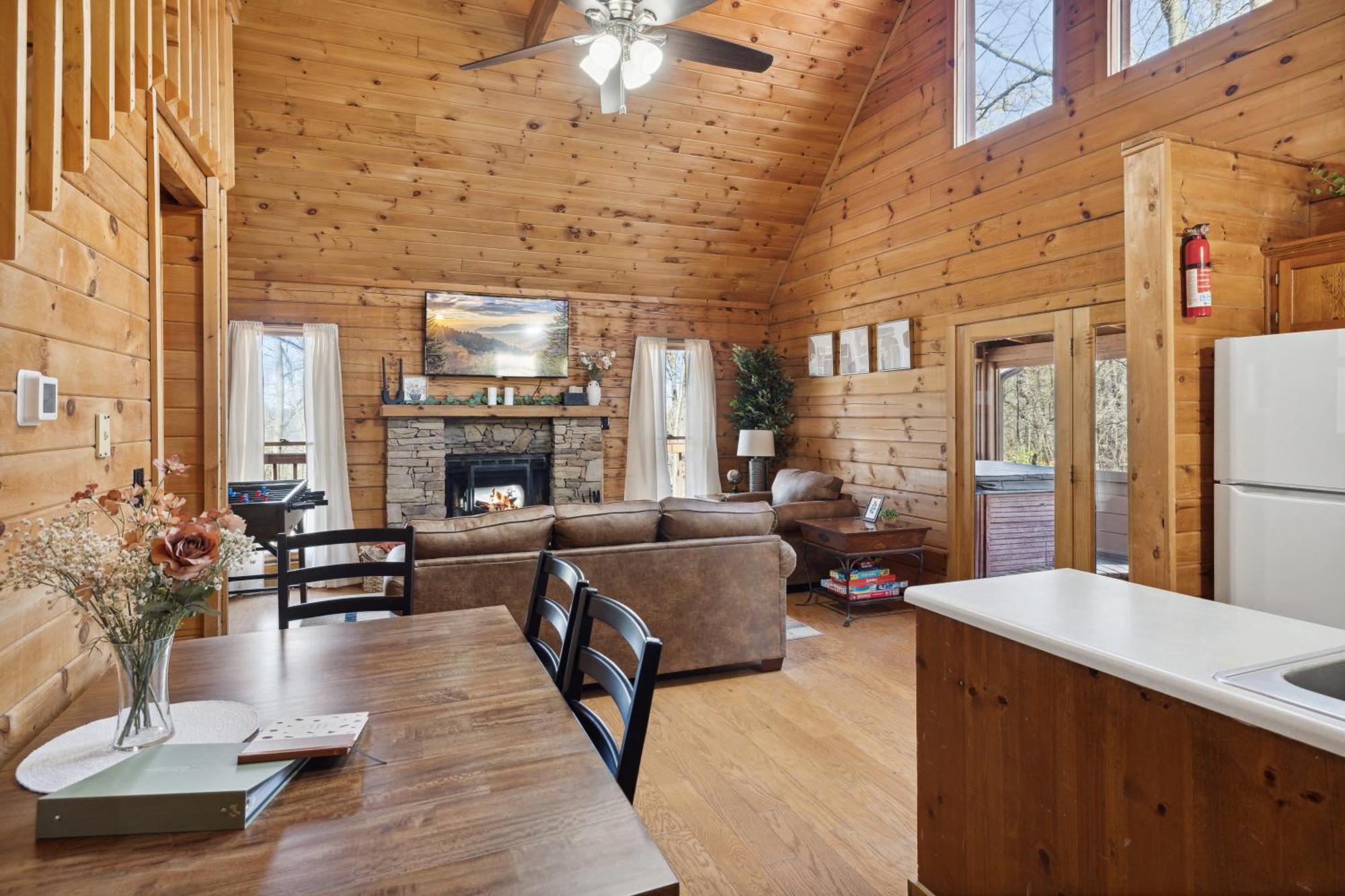 Cozy Family Friendly Cabin With Hot Tub, Near Gatlinburg, Pigeon Forge, Dollywood Sevierville Exterior foto